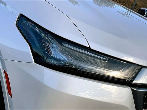 Used 2023 Chevrolet Traverse High Country w/ LPO, Floor Liner Package image 31