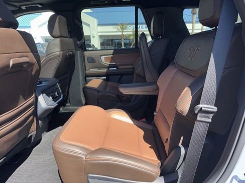 Used 2025 Ford Expedition King Ranch image 9