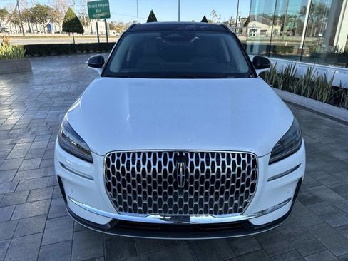 New 2026 Lincoln Corsair Premiere FWD image 6