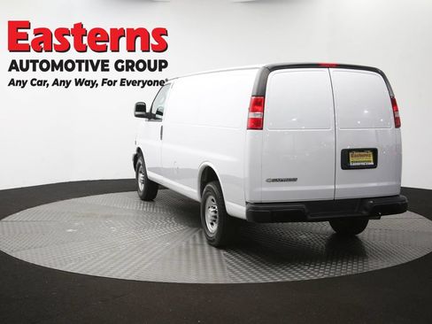 Used 2020 Chevrolet Express 3500 w/ Driver Convenience Package RWD image 63