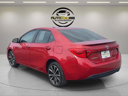 Used 2018 Toyota Corolla SE FWD image 5