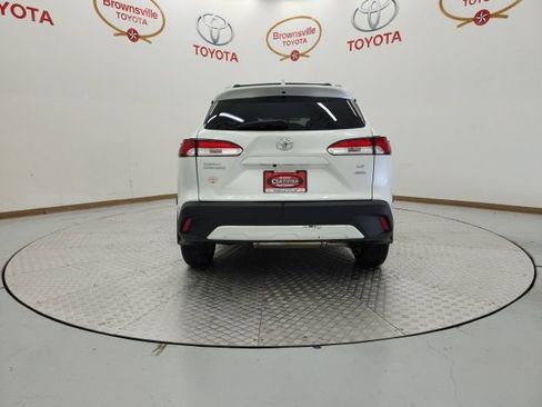 Used 2023 Toyota Corolla Cross LE AWD/4WD image 7