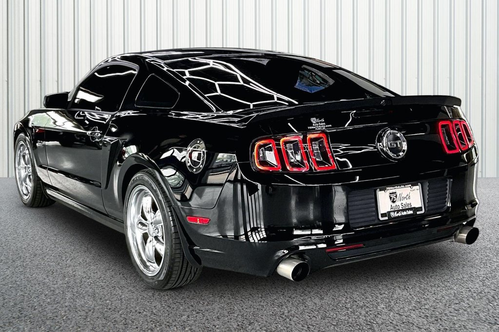 Used 2014 Ford Mustang GT Premium w/ Comfort Package RWD image 4
