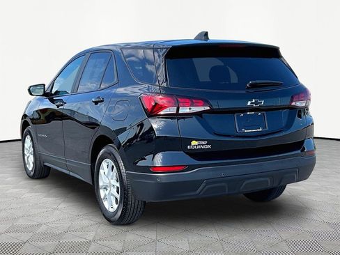 Used 2024 Chevrolet Equinox LS w/ LS Convenience Package FWD image 4