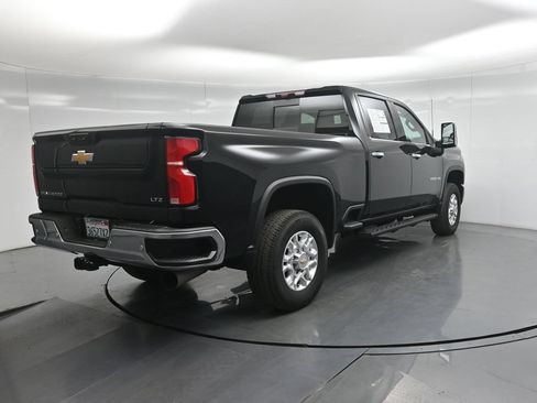 Used 2024 Chevrolet Silverado 2500 LTZ w/ LTZ Convenience Package AWD/4WD image 30