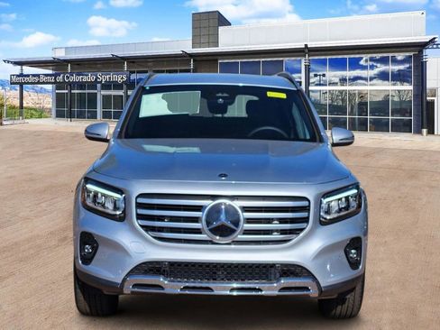 Used 2025 Mercedes-Benz GLB 250 4MATIC image 2