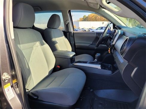 Used 2016 Toyota Tacoma SR5 image 13