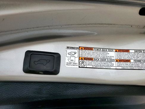 Used 2016 Toyota RAV4 SE image 37