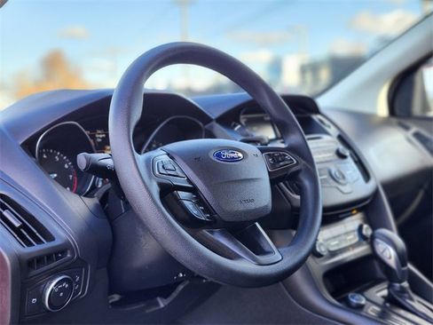 Used 2017 Ford Focus SE image 19