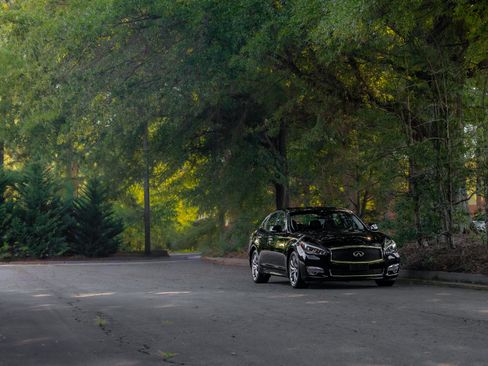 Used 2019 INFINITI Q70 Luxe RWD image 37