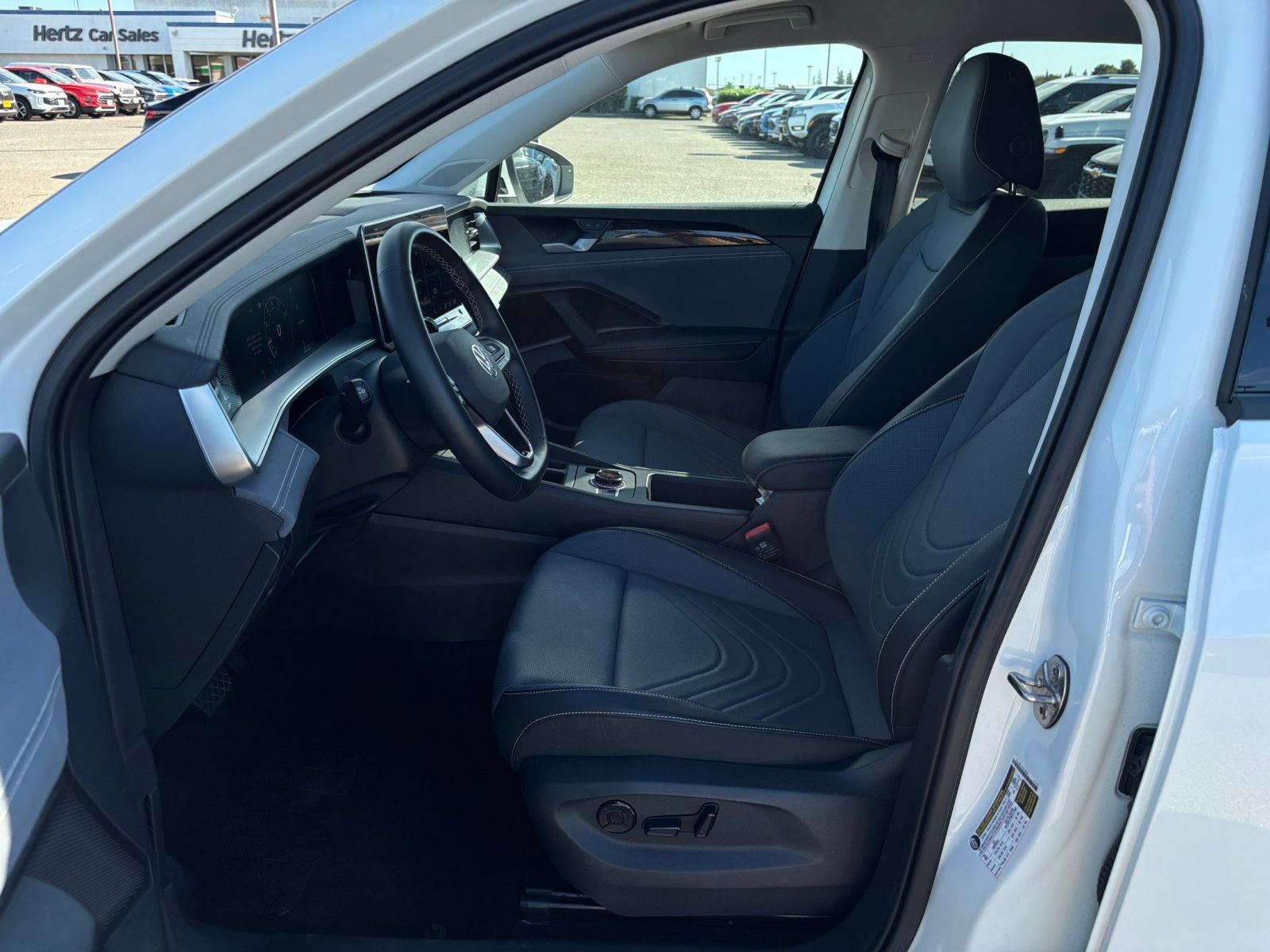 Used 2026 Volkswagen Tiguan SE AWD/4WD image 29