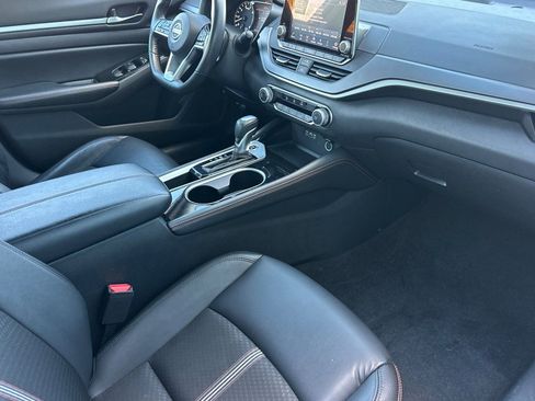 Used 2024 Nissan Altima 2.5 SR image 14