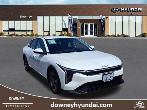Used 2025 Kia K4 FWD image 3