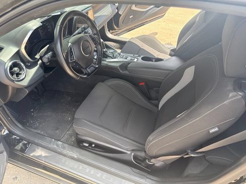 Used 2024 Chevrolet Camaro LT w/ Technology Package RWD image 5