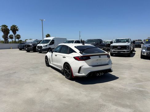 Used 2023 Honda Civic Type R image 2