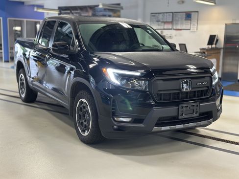 Used 2024 Honda Ridgeline TrailSport image 3