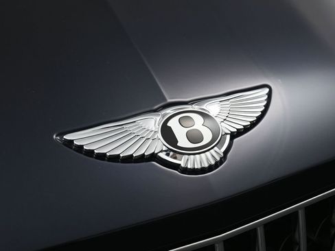 Certified 2023 Bentley Bentayga Extended Wheelbase AWD/4WD image 13