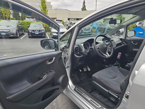 Used 2011 Honda Fit Sport image 21