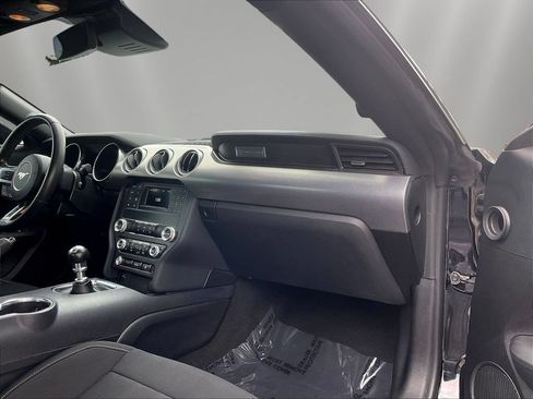 Used 2022 Ford Mustang GT RWD image 25