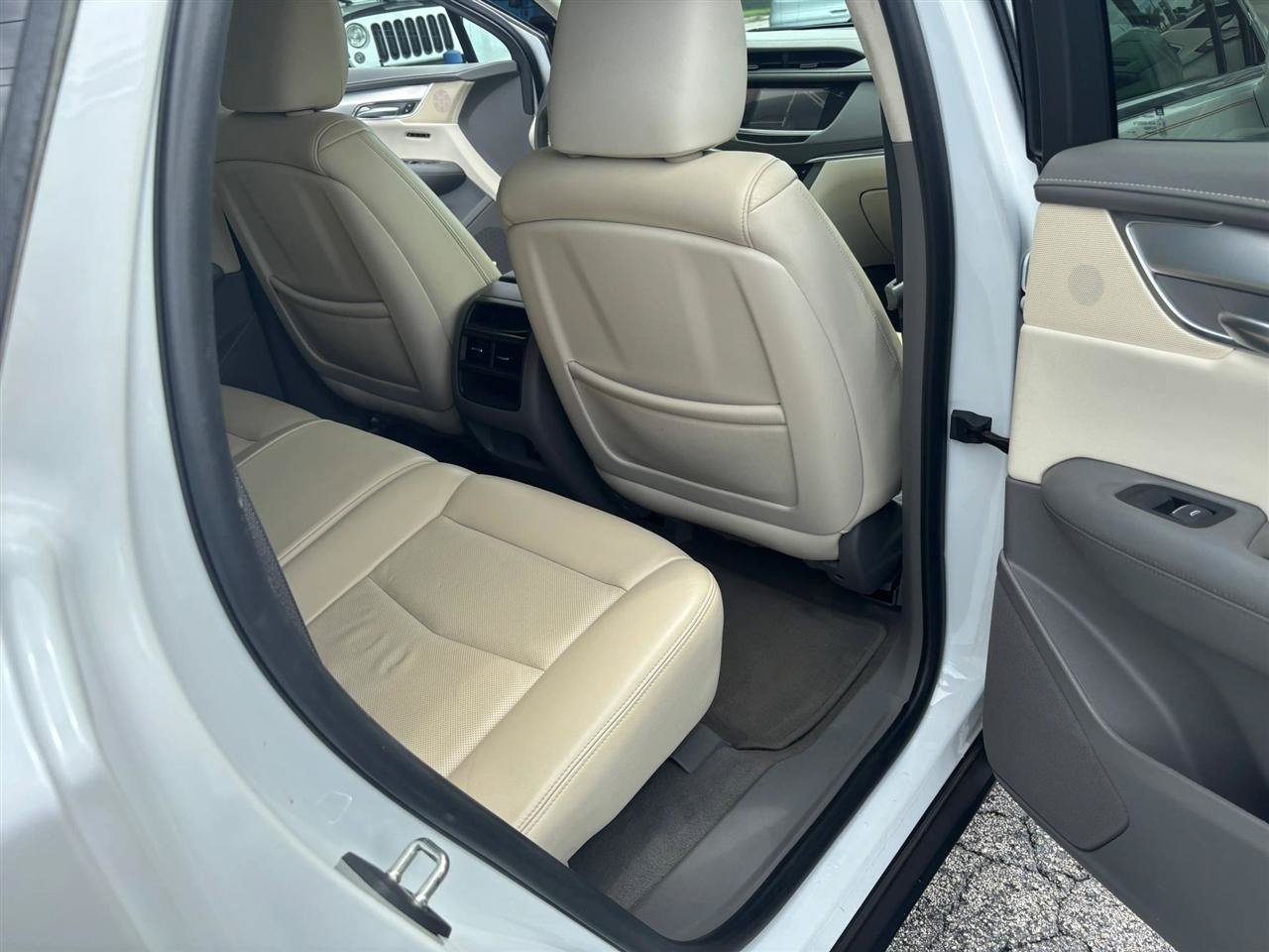 Used 2019 Cadillac XT5 Luxury AWD/4WD image 12