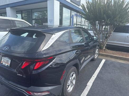 Used 2023 Hyundai Tucson SE FWD image 3