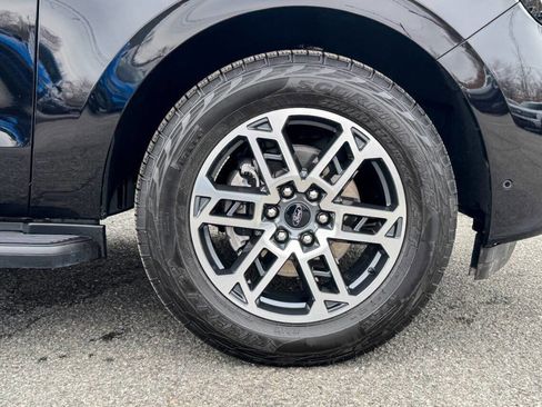 Used 2025 Ford Expedition Active image 10