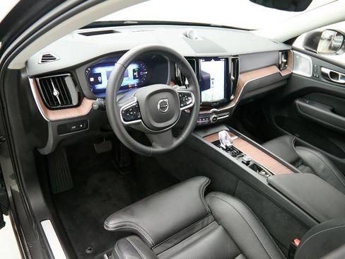 Certified 2023 Volvo XC60 T8 Ultimate w/ Climate Package AWD/4WD image 12