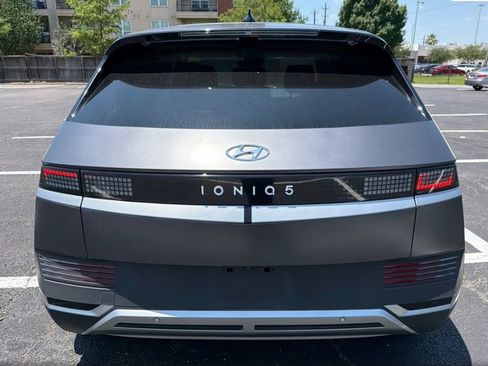 Used 2024 Hyundai Ioniq 5 SEL RWD image 3