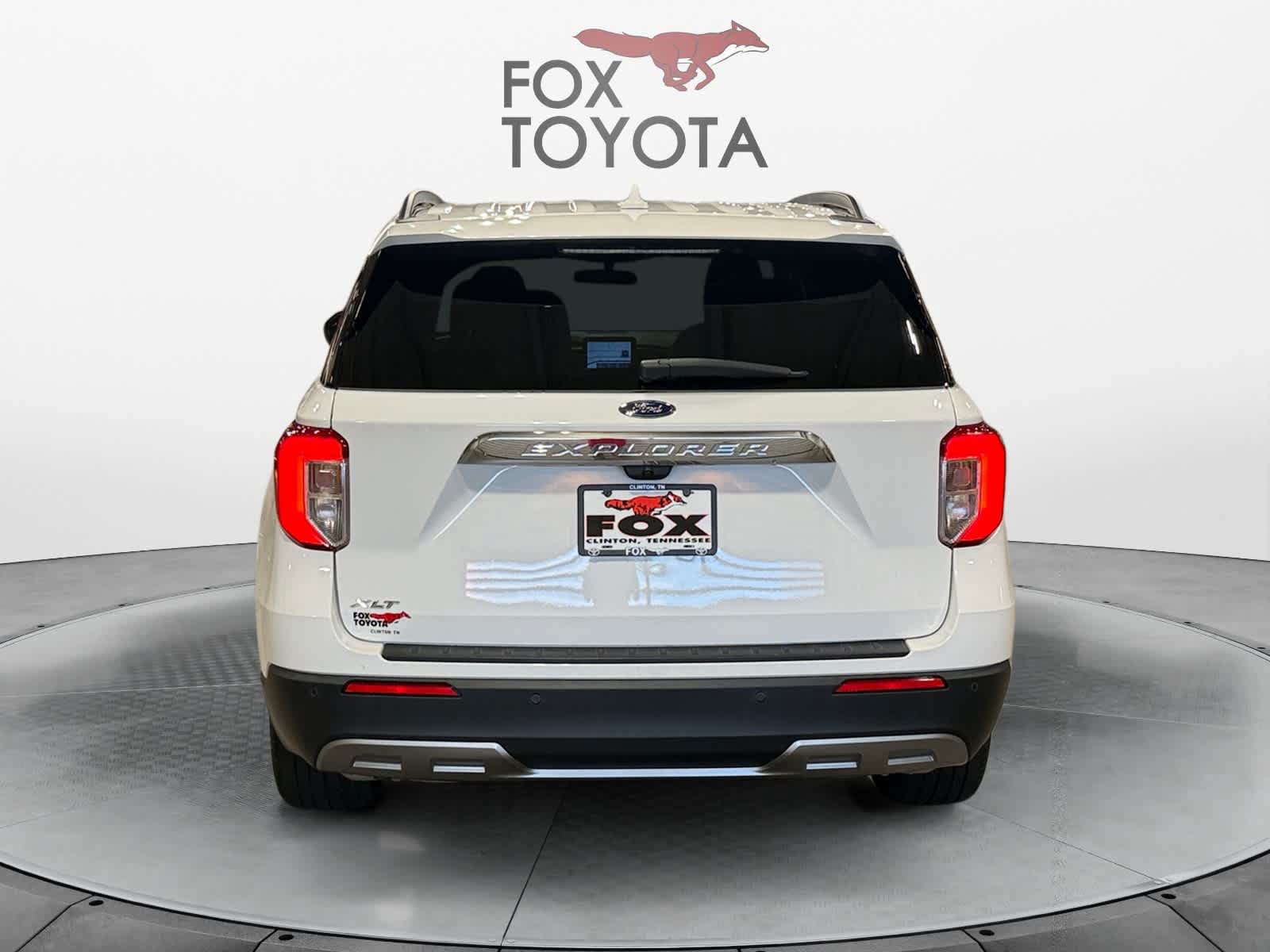 Used 2023 Ford Explorer XLT w/ Equipment Group 202A RWD image 5