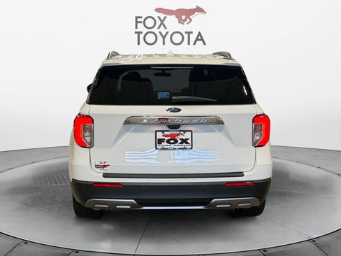 Used 2023 Ford Explorer XLT w/ Equipment Group 202A RWD image 5