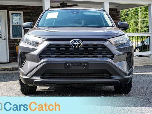 Used 2020 Toyota RAV4 LE FWD image 8