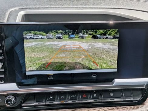 Used 2025 Chevrolet Silverado 1500 LT AWD/4WD image 29
