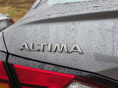 Used 2023 Nissan Altima 2.5 SV image 13