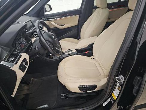 Used 2017 BMW X1 xDrive28i w/ Premium Package image 3