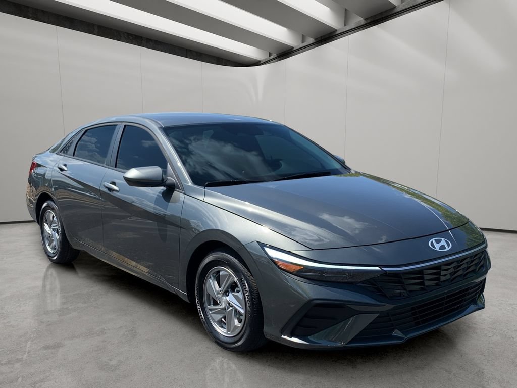 Certified 2026 Hyundai Elantra SE FWD image 7