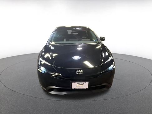 Used 2025 Toyota Prius LE image 4