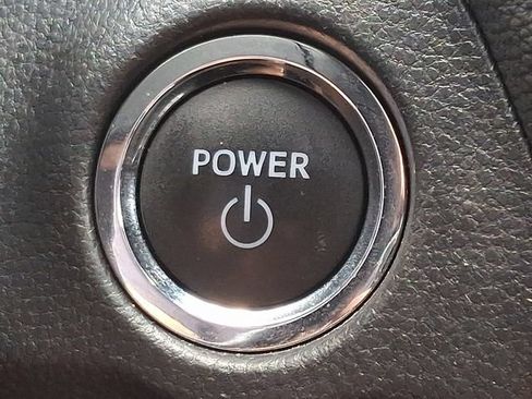 Used 2025 Toyota RAV4 XLE AWD/4WD image 25