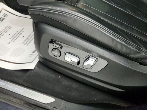 Used 2019 BMW X5 xDrive50i w/ Executive Package image 12