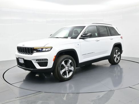 New 2025 Jeep Grand Cherokee Limited 4xe w/ Luxury Tech Group II image 53