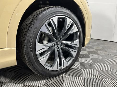 Used 2025 Audi Q8 Premium Plus w/ Premium Plus Package image 9