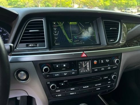 Used 2016 Hyundai Genesis 3.8 RWD image 33
