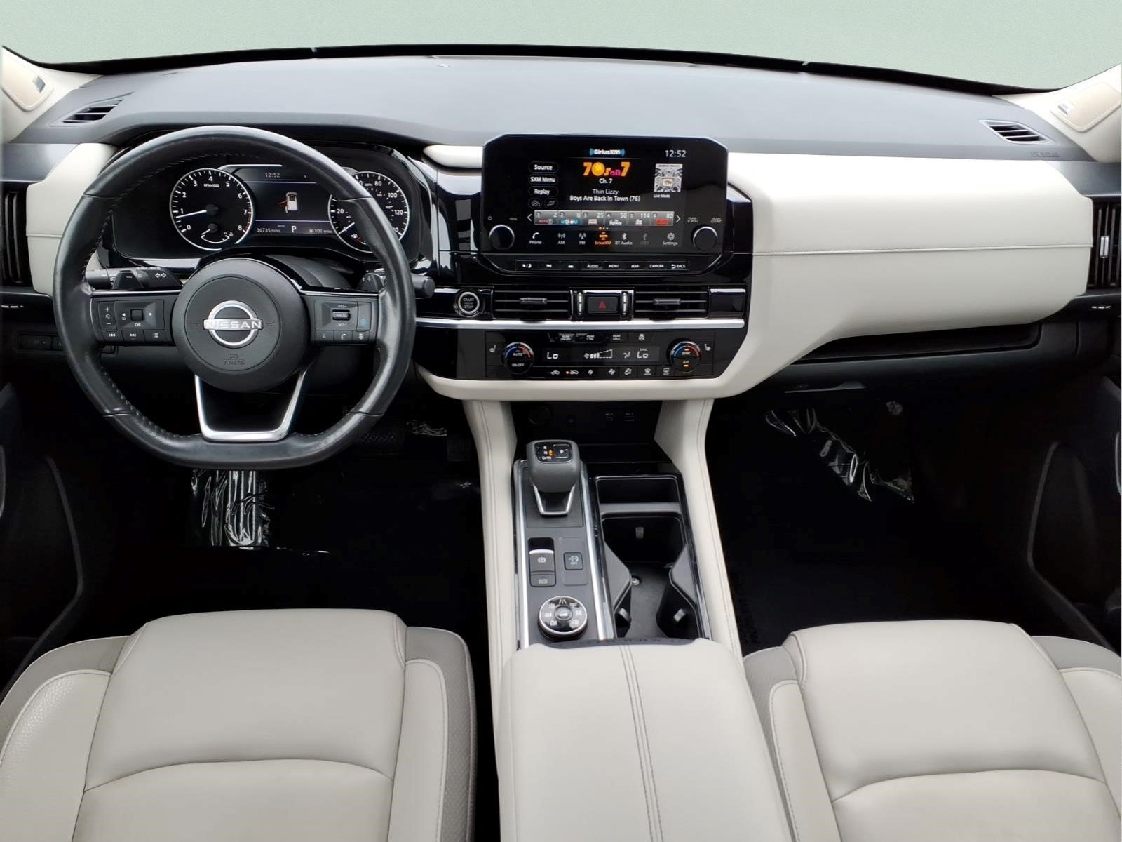 Used 2023 Nissan Pathfinder SL w/ SL Premium Package AWD/4WD image 13
