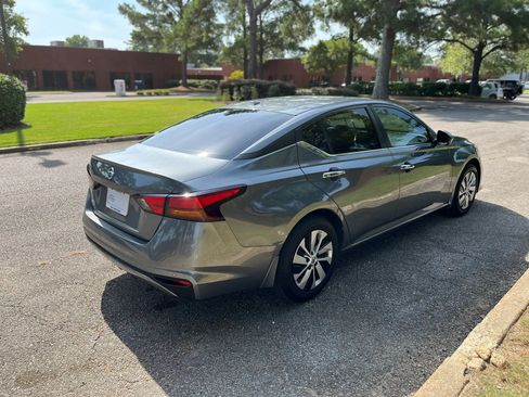 Used 2020 Nissan Altima 2.5 S w/ Driver Assist Package FWD image 5