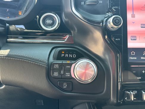 Used 2025 RAM 1500 Limited AWD/4WD image 14