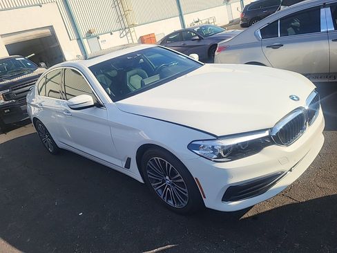 Used 2019 BMW 530i w/ Convenience Package image 4