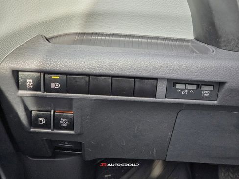 Used 2023 Toyota Sienna XSE AWD/4WD image 25