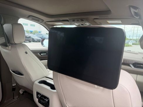 Used 2025 GMC Yukon Denali w/ Denali Reserve Package AWD/4WD image 21