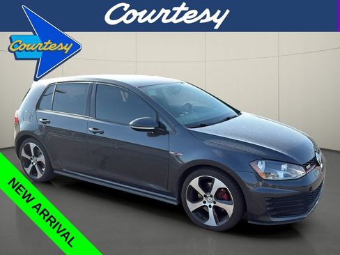 Used 2017 Volkswagen Golf 4-Door FWD image 1