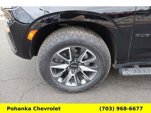 Used 2021 Chevrolet Suburban Z71 image 32