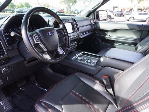 Used 2021 Ford Expedition Max Limited image 18